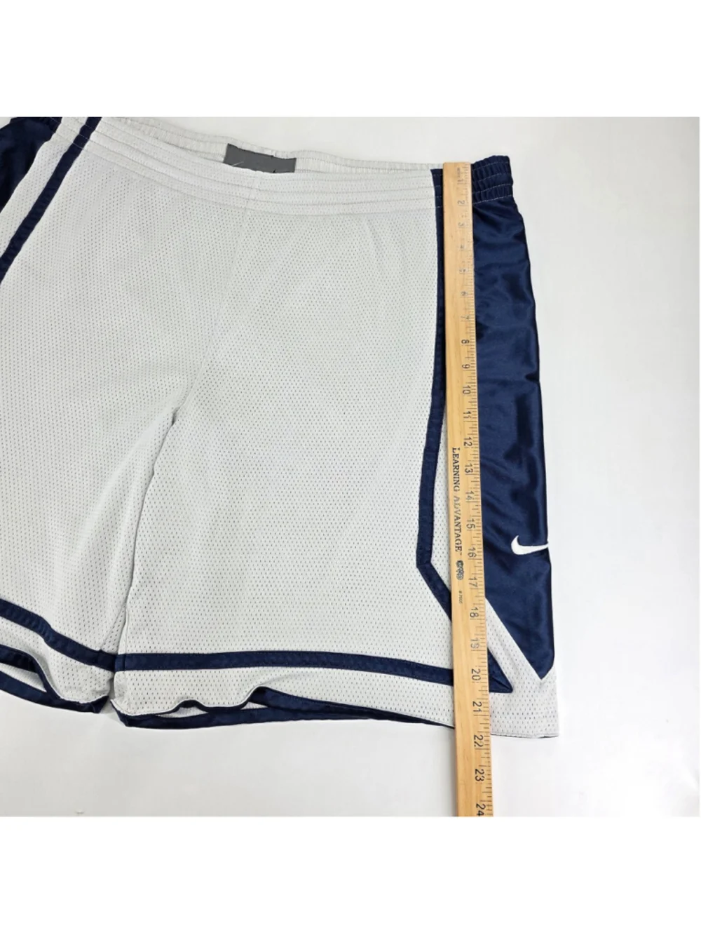 Vintage Nike Reversible Dazzle Basketball Shorts Baggy Y2K White Navy XXL
